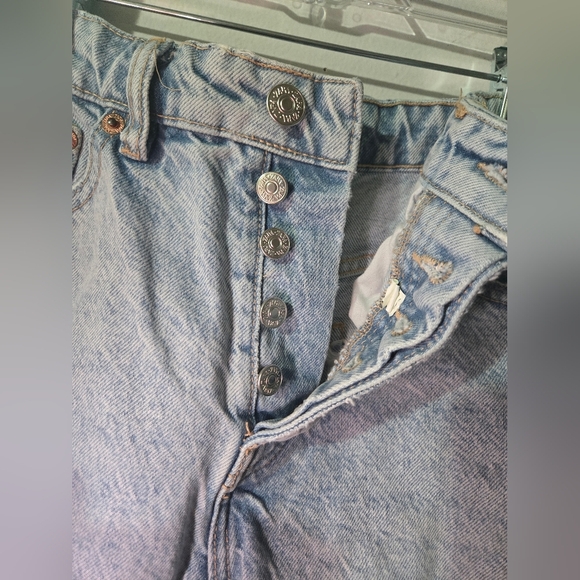 Zara Denim Blue Jean Shorts Buttonfly Women's Size 4 Distressed - Picture 4 of 6